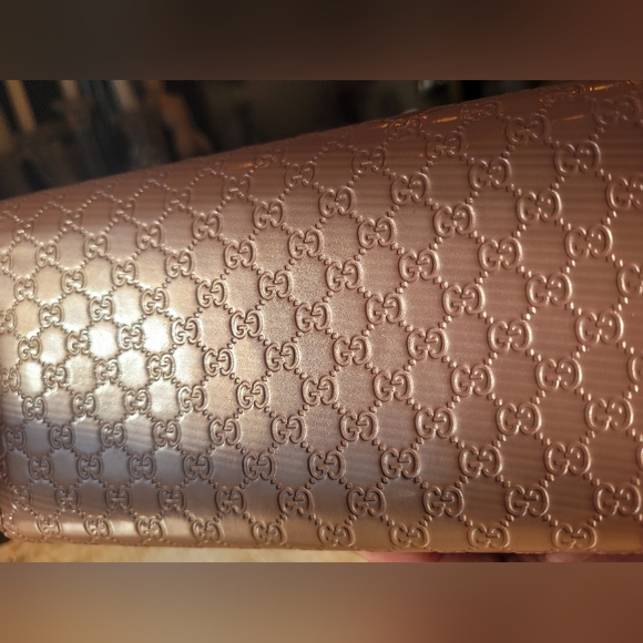 Gucci Ribbon Charm Enamel Pink Wallet - Picture 2 of 4